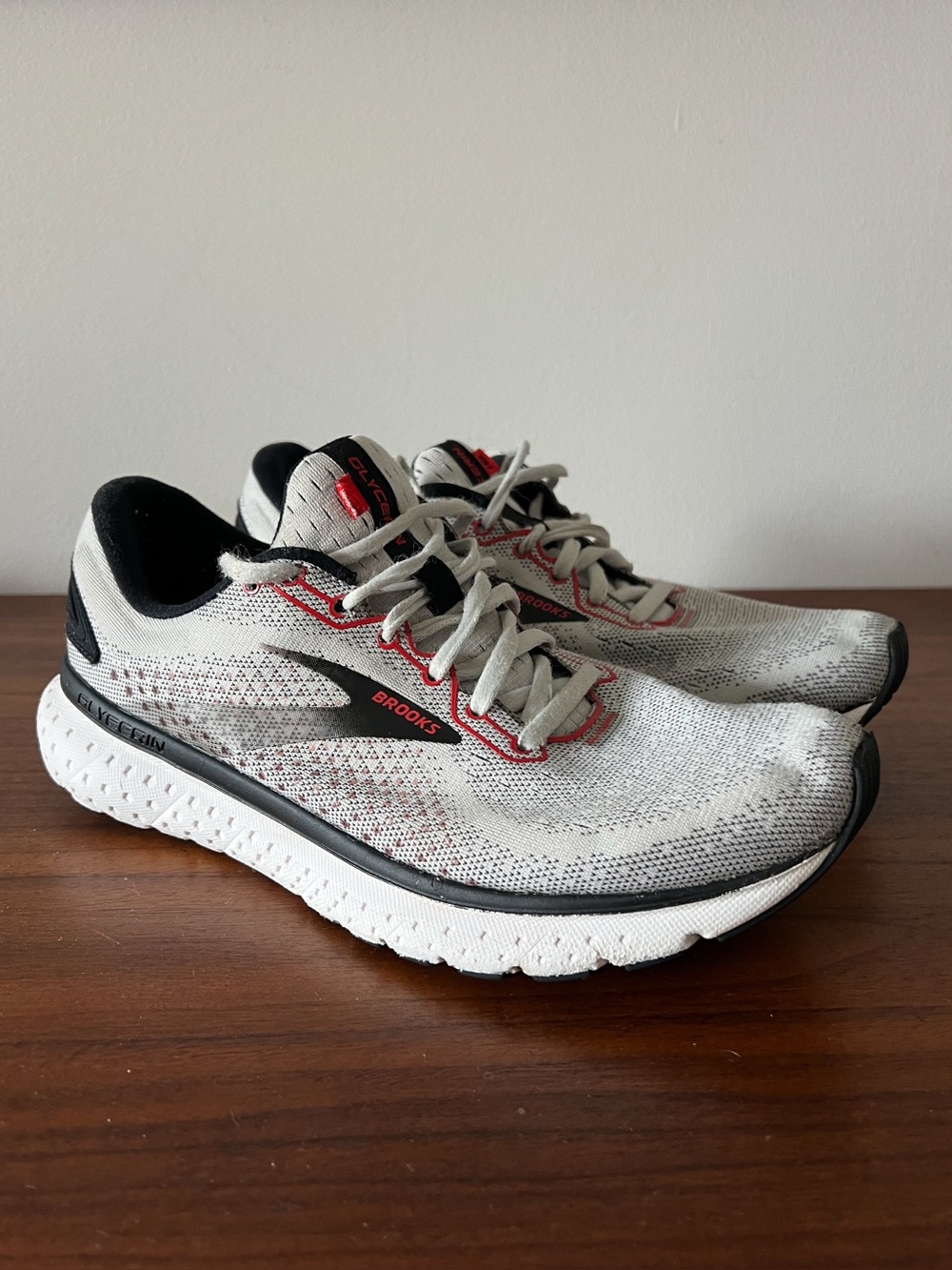 Brooks Glycerin 18 Running Shoes Gray Black Red Men's Size 8.5 D 1103291D094